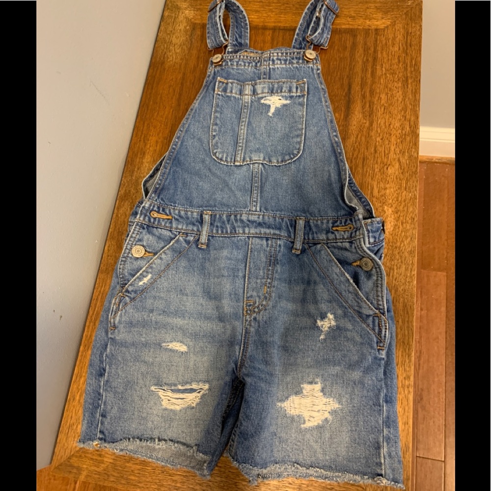 LIKE NEW GIRLS GAP KIDS OVER ALL JEAN SHORTS